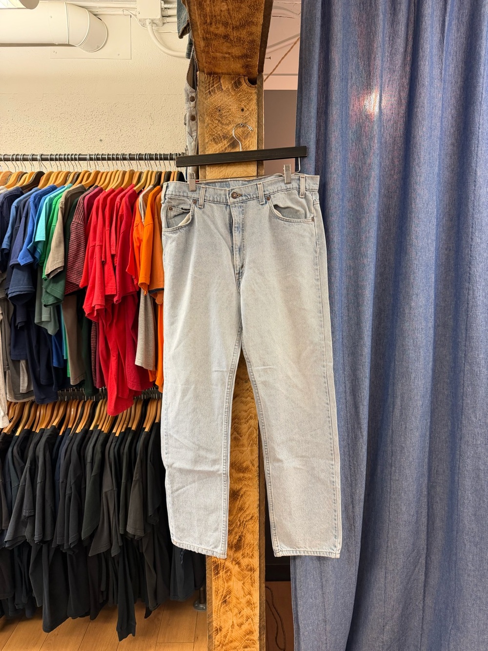 Vintage Levi’s relaxed fit light blue jeans